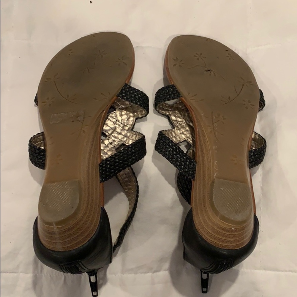R2 Sandals - Picture 4 of 4